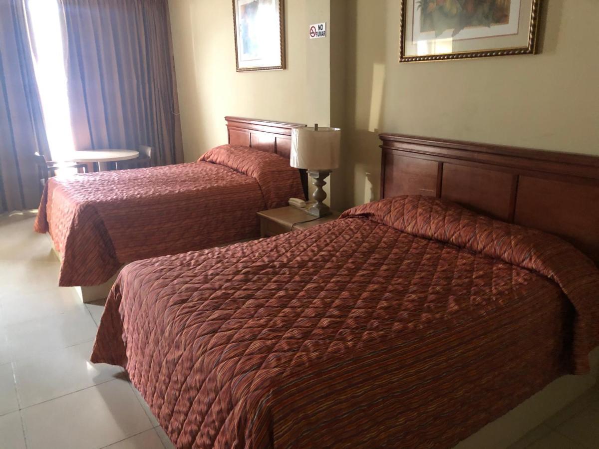 Hotel Plaza Riviera Matamoros  Bagian luar foto